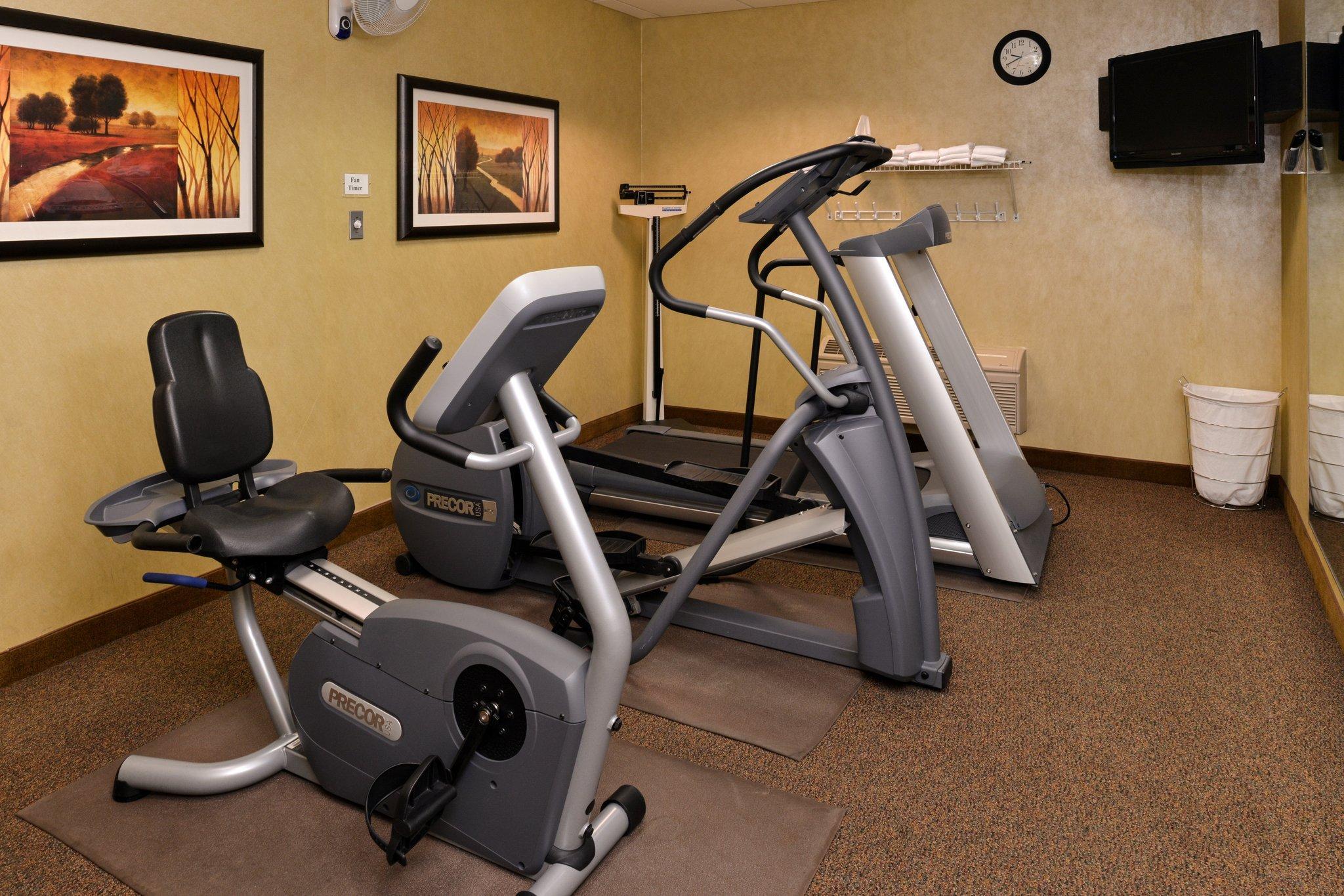Clarion Pointe Medford Hotel Bagian luar foto